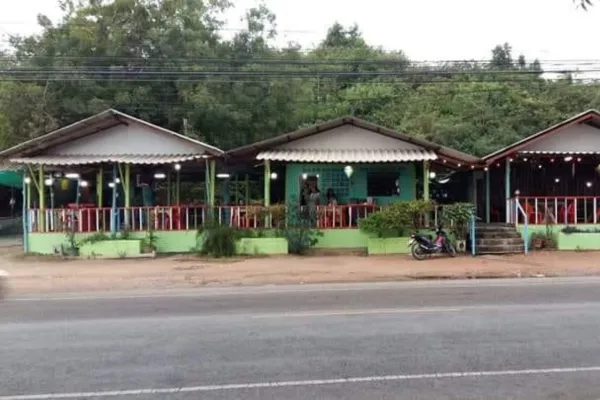 Golden-Beach-Restaurant-samaesarn-cover