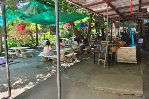 Hia-Pao-Restaurant-Steak-Noodles-samaesarn-cover