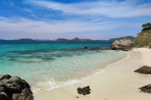 Luk-Lom-Beach-cover