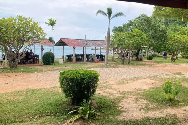 Nam-Nao-Beach-Club-Restaurant-samaesarn-cover