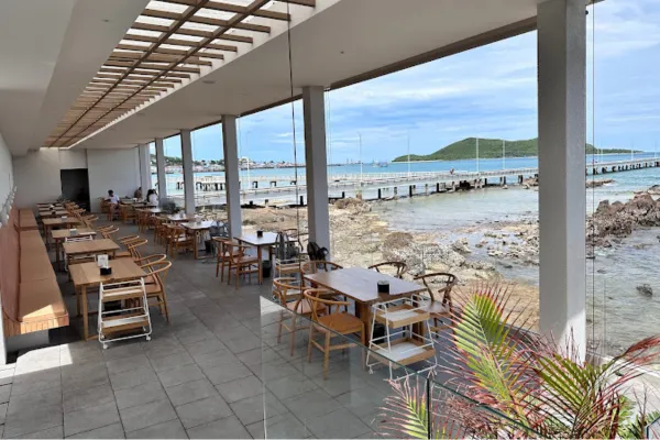 Palyn-Cafe -eatery-Samaesarn-cover