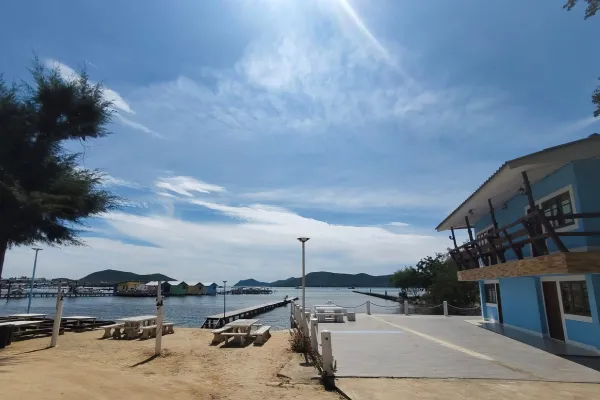 Phusing-On-Sea-Samaesarn-(01)