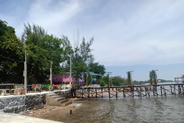 So-Charoenphanit-Resort-cover-photo