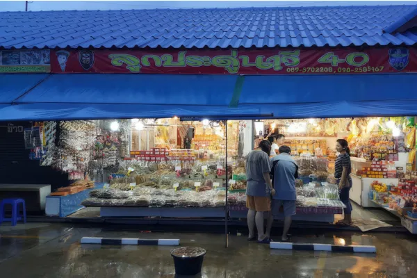 Pradu-Shop-Nawee-40-samaesarn