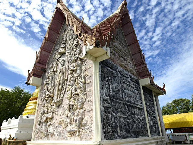 วิหารหลวงพ่อดำ-blog-ที่เที่ยวแสมสาร-1