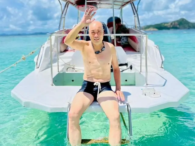 speedboat-with-sea-koh-kham-samaesarn